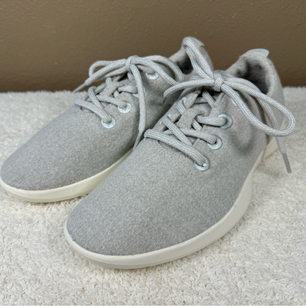 Allbirds women’s merino wool runners light graylike new